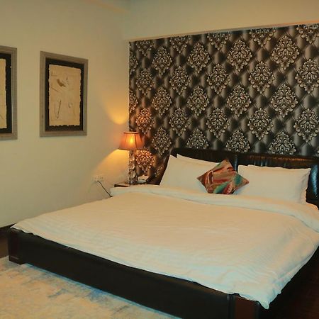 Safari Club 1 Hotel Равалпинди Екстериор снимка
