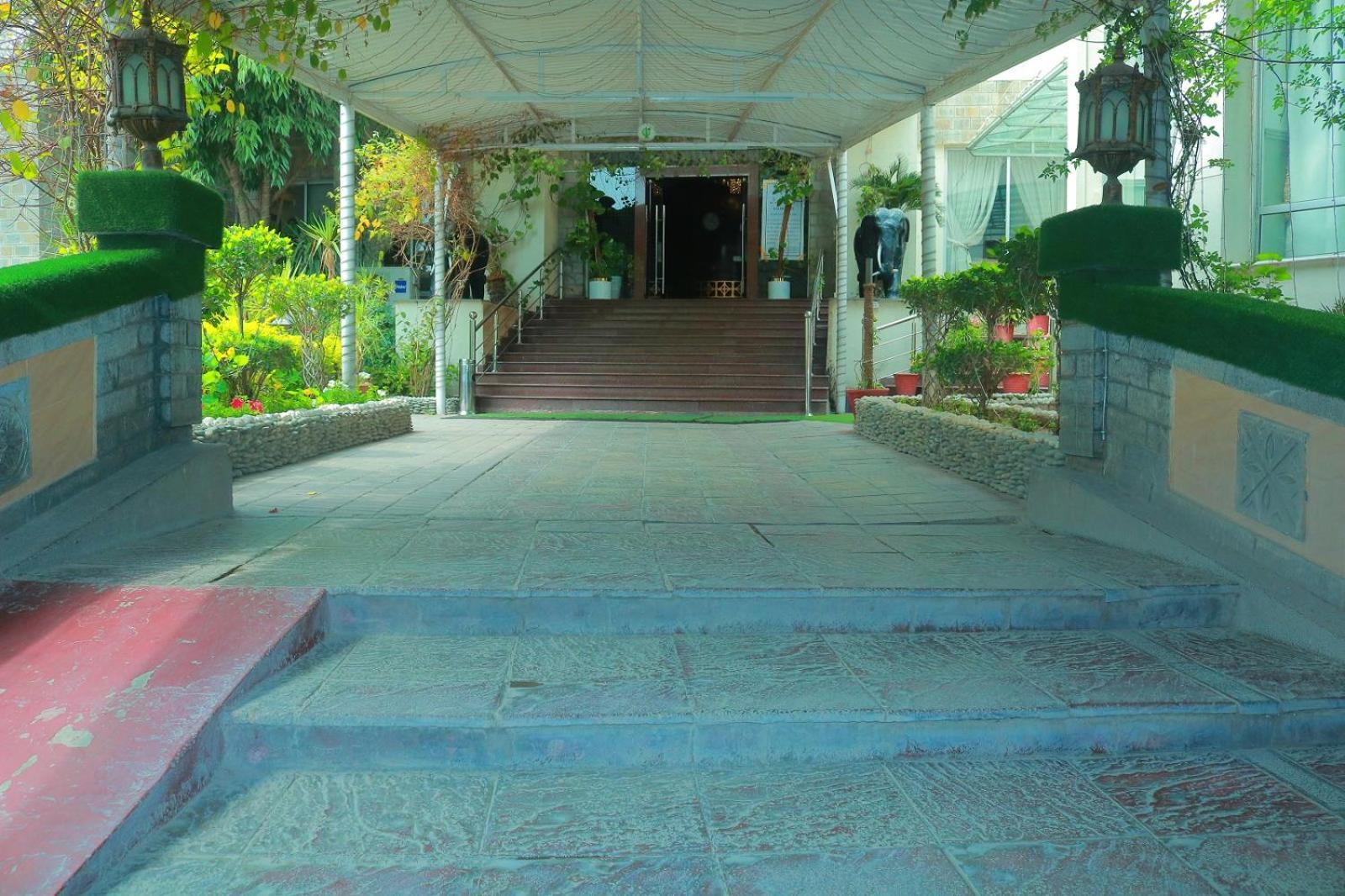 Safari Club 1 Hotel Равалпинди Екстериор снимка