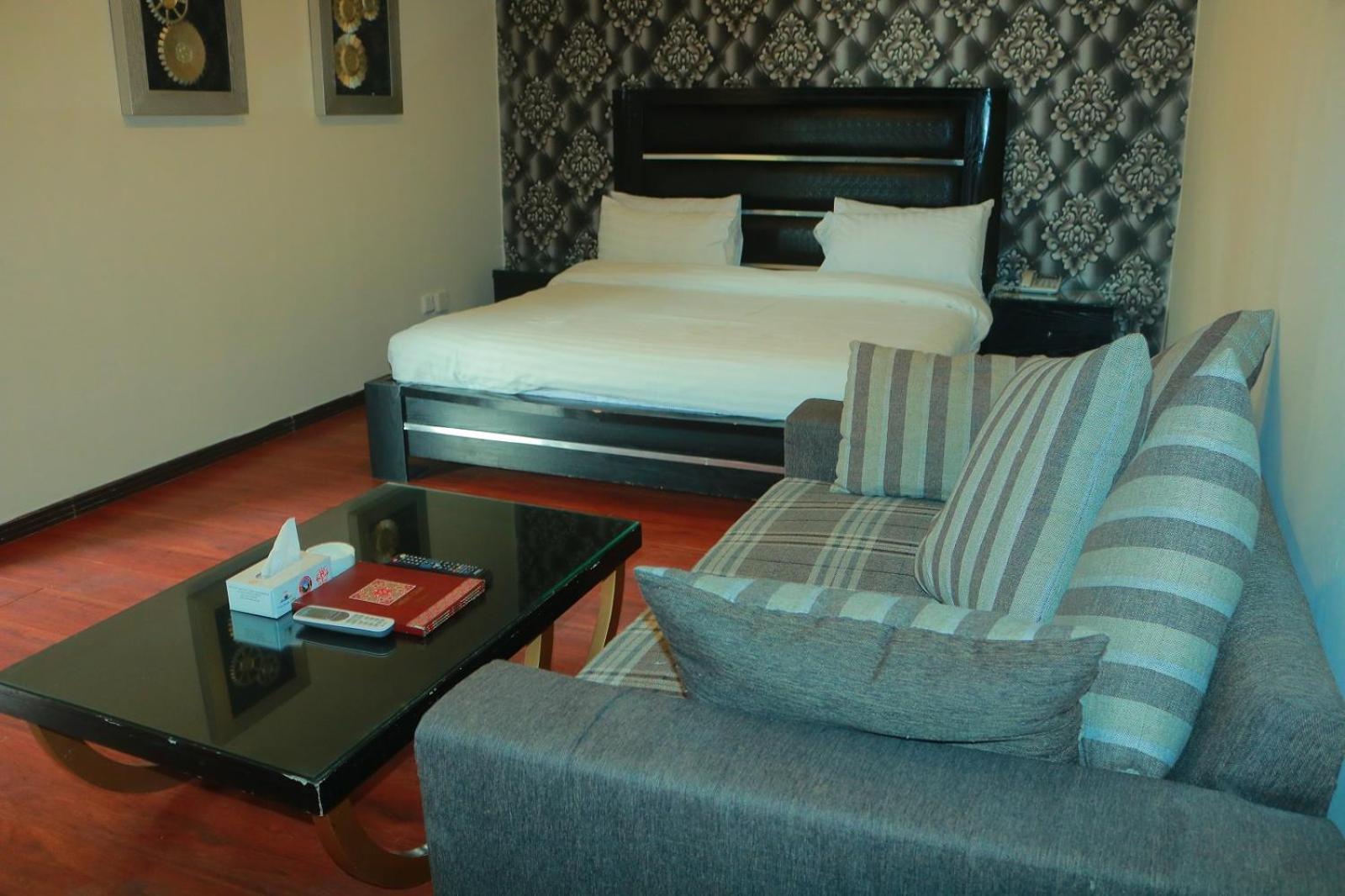 Safari Club 1 Hotel Равалпинди Екстериор снимка