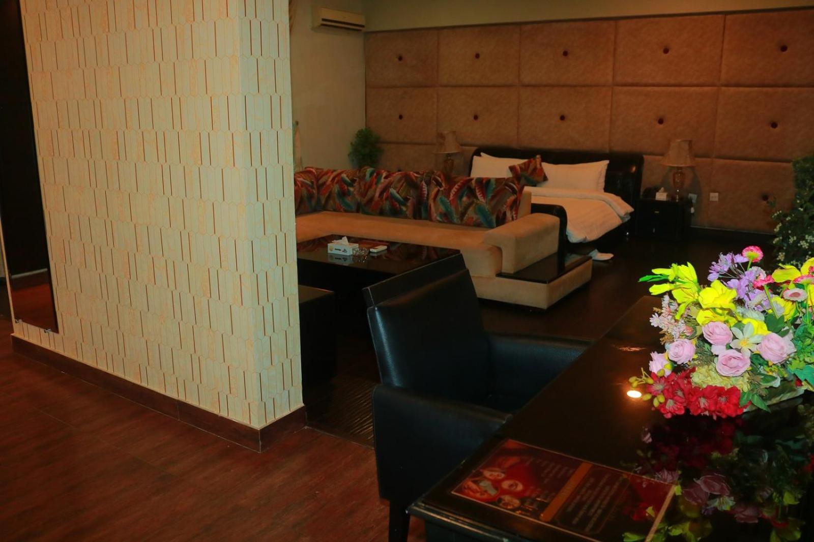 Safari Club 1 Hotel Равалпинди Екстериор снимка