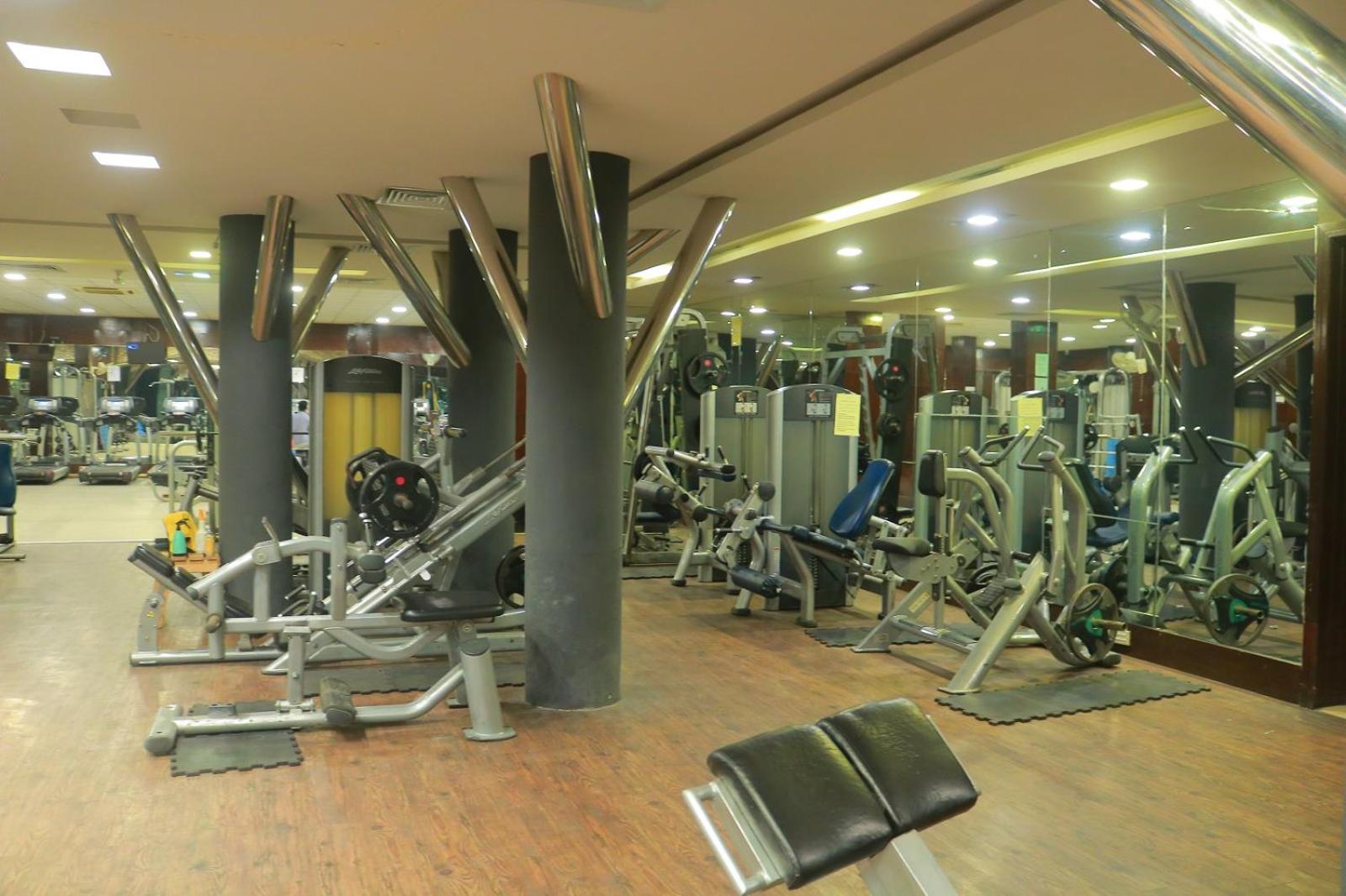 Safari Club 1 Hotel Равалпинди Екстериор снимка