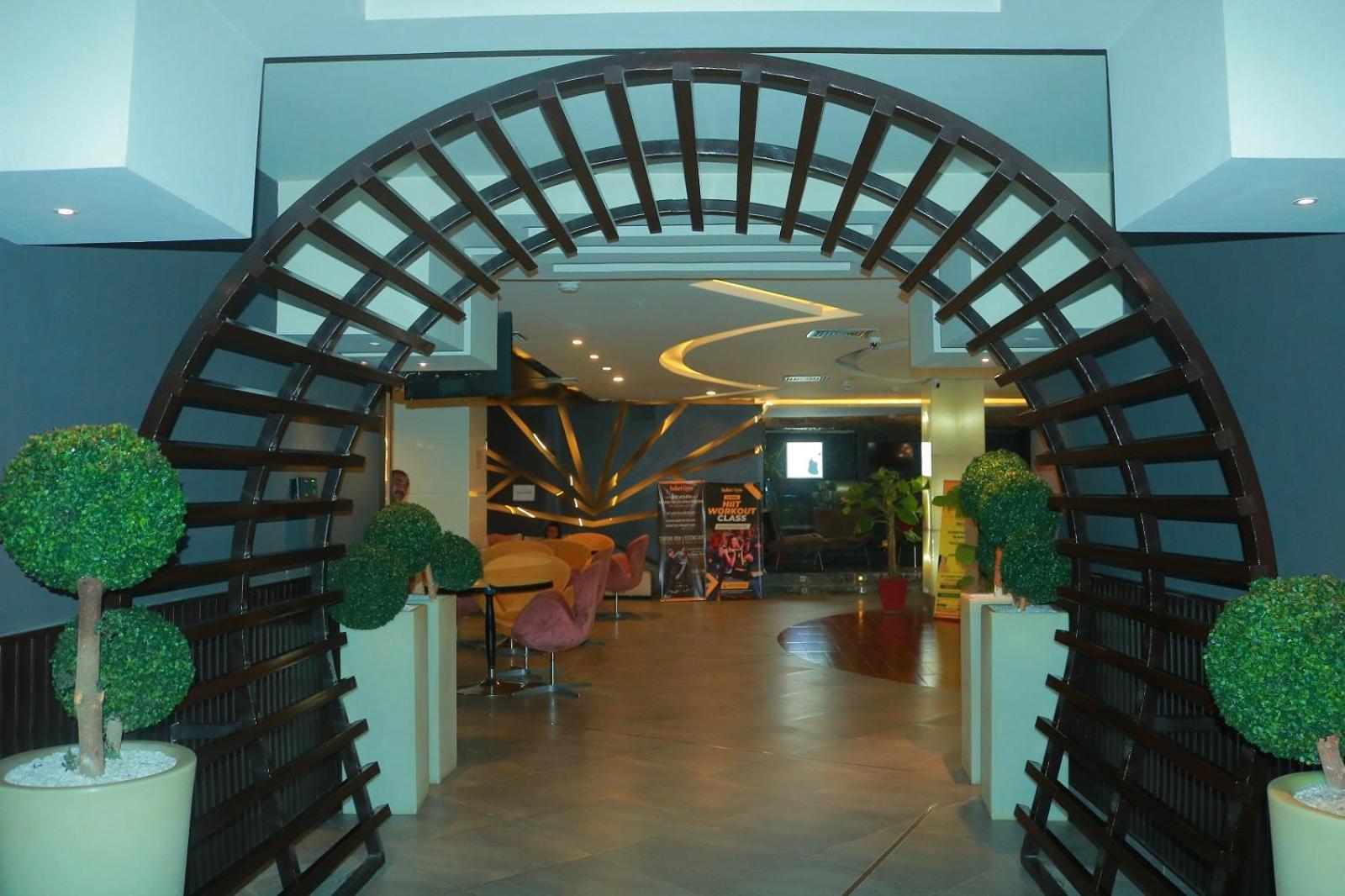 Safari Club 1 Hotel Равалпинди Екстериор снимка