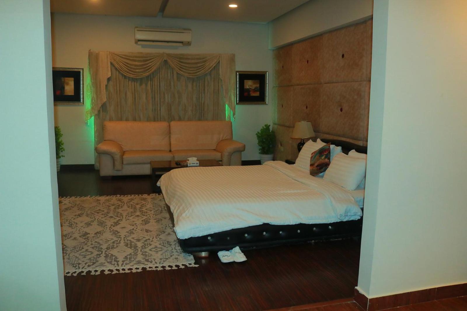 Safari Club 1 Hotel Равалпинди Екстериор снимка