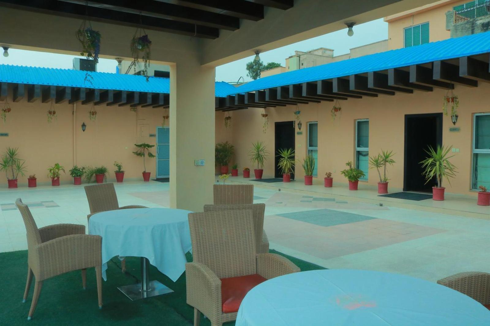 Safari Club 1 Hotel Равалпинди Екстериор снимка