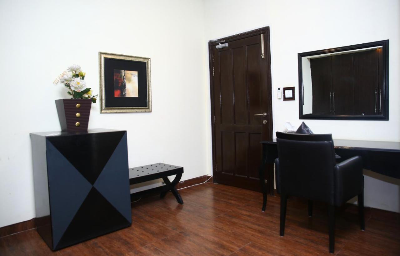 Safari Club 1 Hotel Равалпинди Екстериор снимка