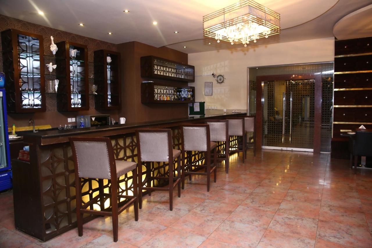 Safari Club 1 Hotel Равалпинди Екстериор снимка